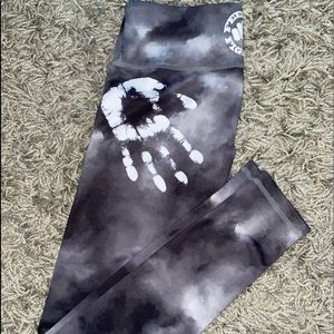 Hand print leggings